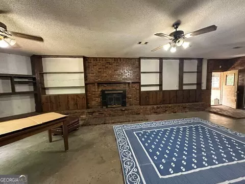 Living - 308 Three Rivers Ln, Uvalda, GA 30473 photo 2 of 5