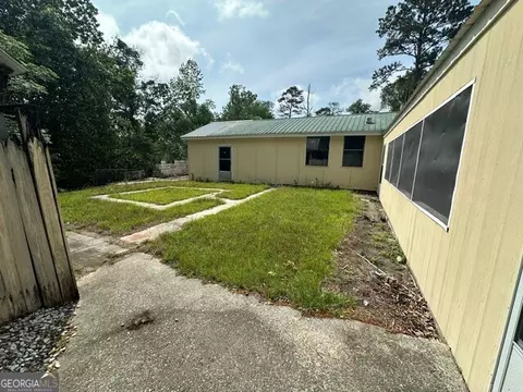 Exterior - 308 Three Rivers Ln, Uvalda, GA 30473 photo 4 of 9