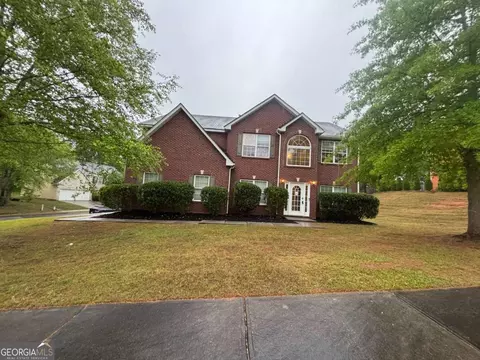 4968 Locherby Dr, Fairburn, GA 30213