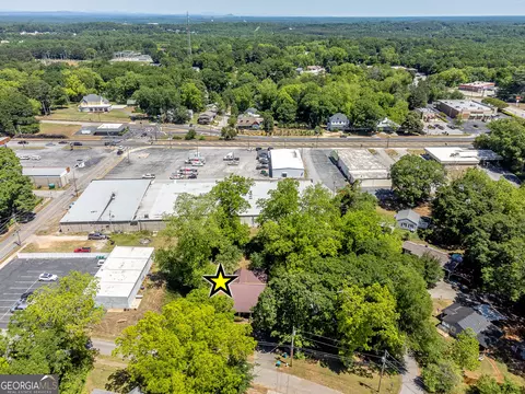 84 Hood St, Commerce, GA 30529
