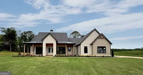 156 Palisade Dr, Rydal, GA 30171