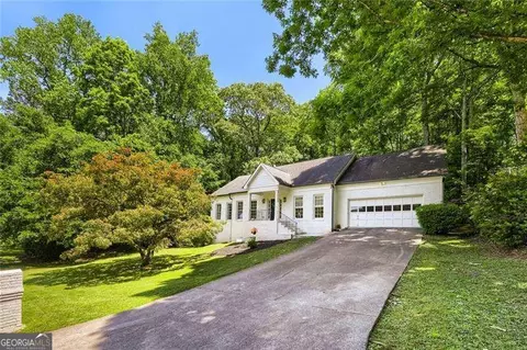 152 Oakwood Hills Dr, Suwanee, GA 30024