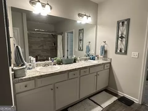 Bath - 20 Cope Ct, Covington, GA 30016 photo 2 of 8