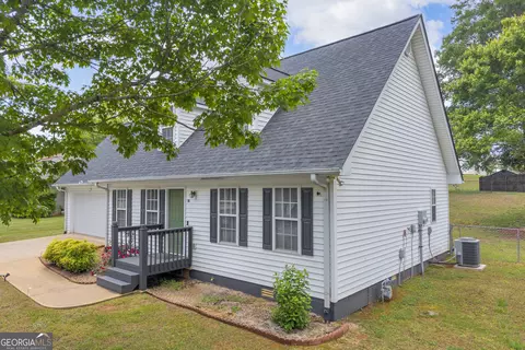 Exterior - 89 Chanticleer Rd, Commerce, GA 30529 photo 2 of 9