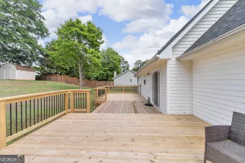 Exterior - 89 Chanticleer Rd, Commerce, GA 30529 photo 5 of 9
