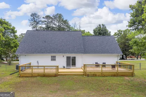 Exterior - 89 Chanticleer Rd, Commerce, GA 30529 photo 7 of 9