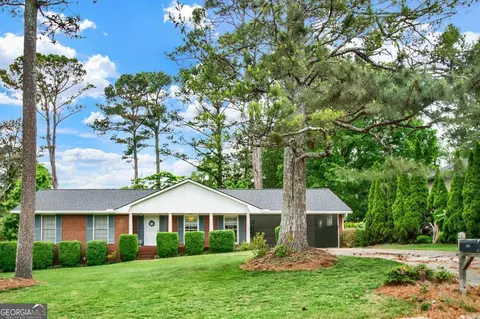 5597 Bob White Cir NW, Lilburn, GA 30047