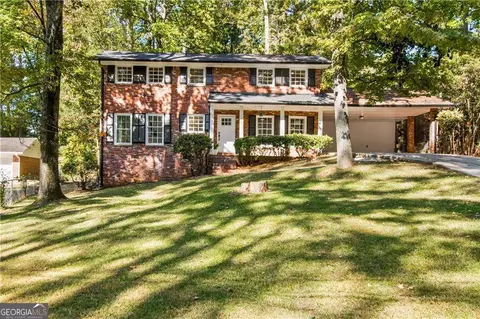 3215 Linden Garden Dr, Atlanta, GA 30349
