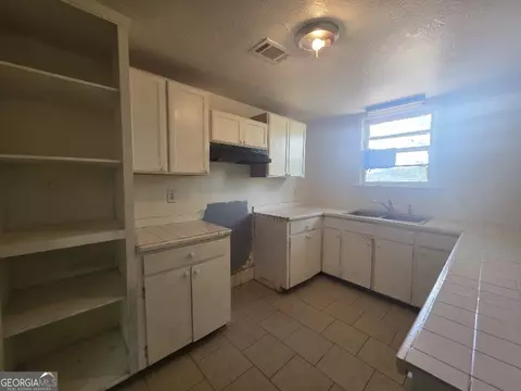 Kitchen - 3127 Hendrix Cir SW, Covington, GA 30014 photo 4 of 4