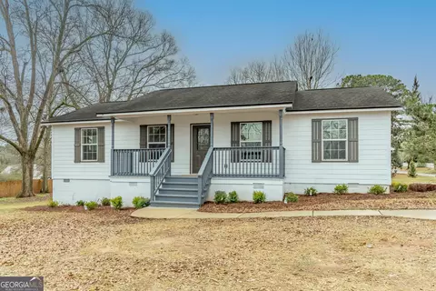 37 Coweta St, Senoia, GA 30276