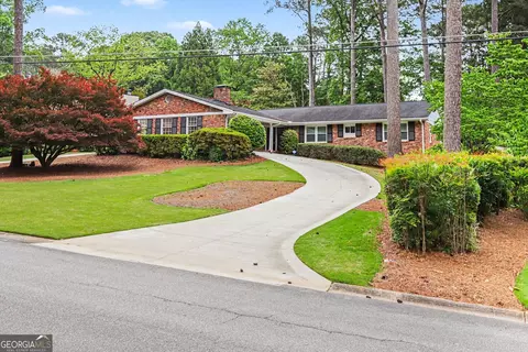 2241 Fairoaks Rd, Decatur, GA 30033