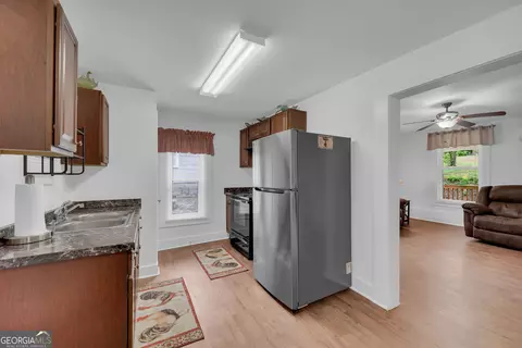 Kitchen - 337 State St, Commerce, GA 30529 photo 1 of 4