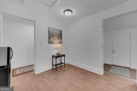 Entry Way - 337 State St, Commerce, GA 30529 photo 2 of 6