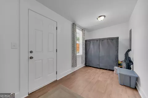 Entry Way - 337 State St, Commerce, GA 30529 photo 5 of 6
