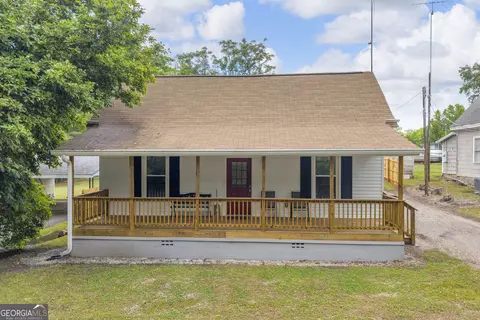 Exterior - 337 State St, Commerce, GA 30529 photo 3 of 7