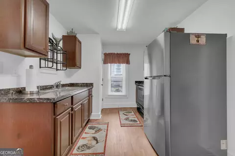 Kitchen - 337 State St, Commerce, GA 30529 photo 2 of 4