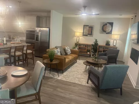 Living - 302 Glenhaven Dr, Lagrange, GA 30241 photo 2 of 2