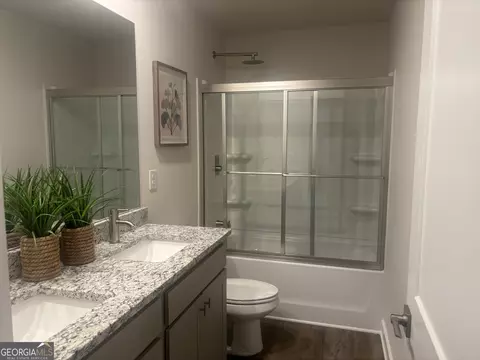 Bath - 302 Glenhaven Dr, Lagrange, GA 30241 photo 1 of 1