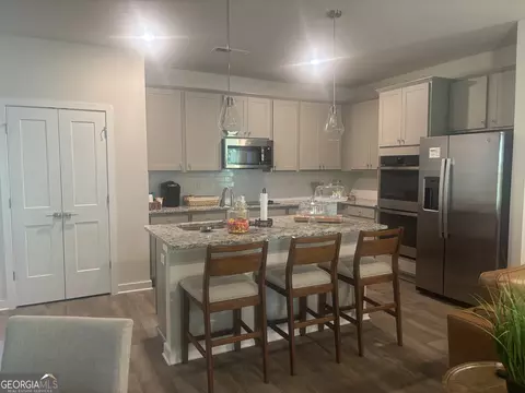 Kitchen - 302 Glenhaven Dr, Lagrange, GA 30241 photo 2 of 6