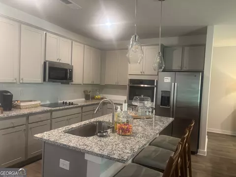 Kitchen - 302 Glenhaven Dr, Lagrange, GA 30241 photo 3 of 6