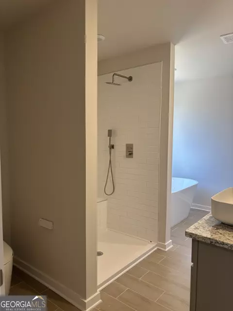 Bath - 503 Headwater Ct, Lagrange, GA 30241 photo 1 of 2