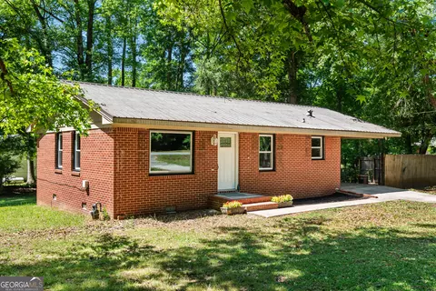 257 Oakhill Dr, Jackson, GA 30233