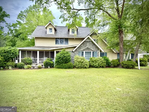 87 Georgia Ave, Adrian, GA 31002
