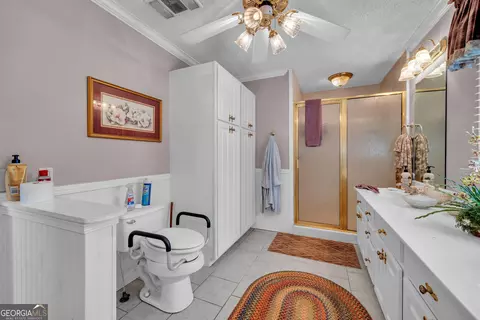 Bath - 87 Georgia Ave, Adrian, GA 31002 photo 3 of 5