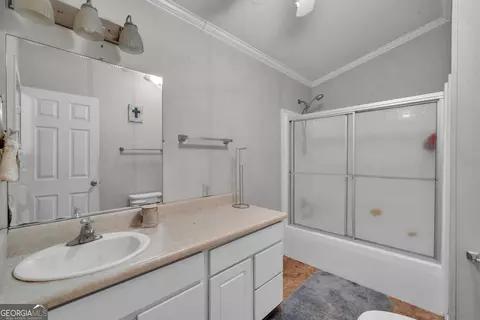 Bath - 87 Georgia Ave, Adrian, GA 31002 photo 1 of 5
