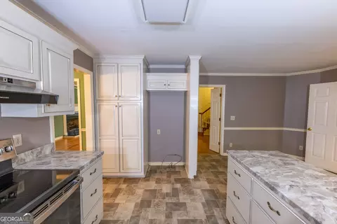 Kitchen - 124 David Dr, Thomaston, GA 30286 photo 1 of 2