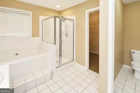 Bath - 143 Cameron Pointe Dr, Lagrange, GA 30240 photo 1 of 4