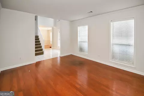 Living - 143 Cameron Pointe Dr, Lagrange, GA 30240 photo 2 of 3