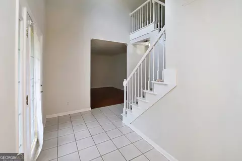 Entry Way - 143 Cameron Pointe Dr, Lagrange, GA 30240 photo 2 of 4