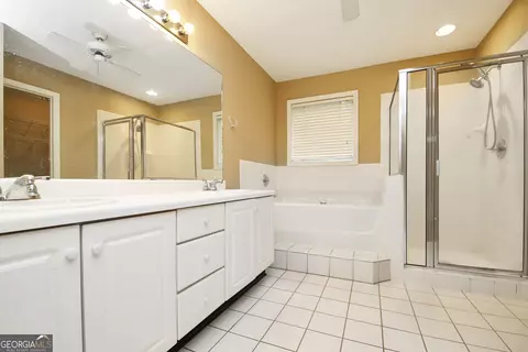 Bath - 143 Cameron Pointe Dr, Lagrange, GA 30240 photo 2 of 4