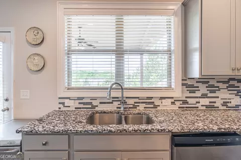 Kitchen - 3948 Two Bridge Dr, Buford, GA 30518 photo 3 of 4