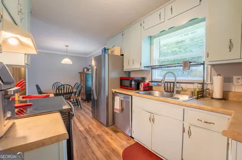 Kitchen - 84 Lovell Cir, Toccoa, GA 30577 photo 3 of 3