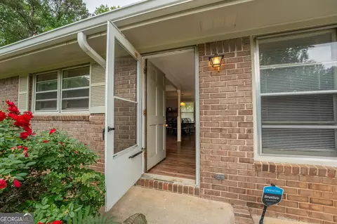 Entry Way - 84 Lovell Cir, Toccoa, GA 30577 photo 1 of 2