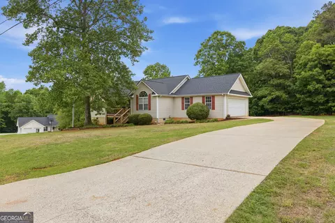 180 Rocky Shoals Trl, Mount Airy, GA 30563