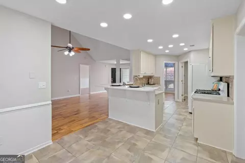 Entry Way - 105 Grayview Ct, Grayson, GA 30017 photo 2 of 4
