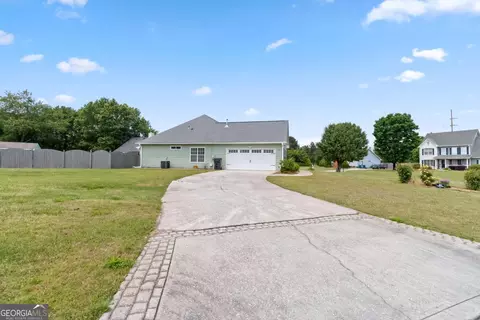 Exterior - 105 Grayview Ct, Grayson, GA 30017 photo 4 of 7