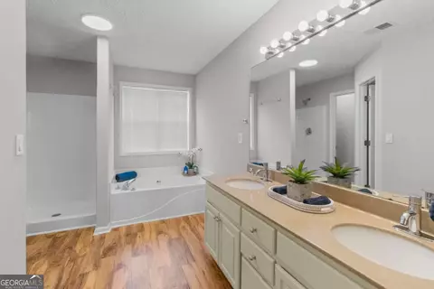 Bath - 105 Grayview Ct, Grayson, GA 30017 photo 2 of 3