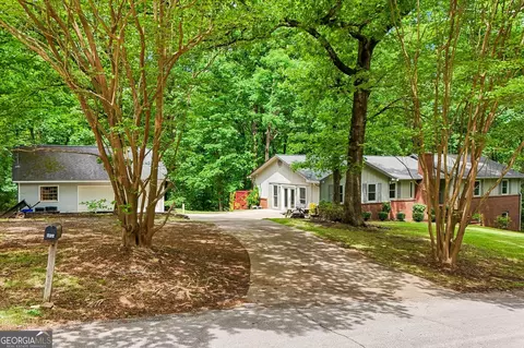 232 E Miles Rd, Carrollton, GA 30116