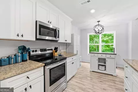 Kitchen - 554 Saddle Ridge Dr, Bethlehem, GA 30620 photo 2 of 2