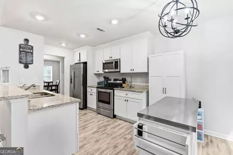Kitchen - 554 Saddle Ridge Dr, Bethlehem, GA 30620 photo 1 of 2