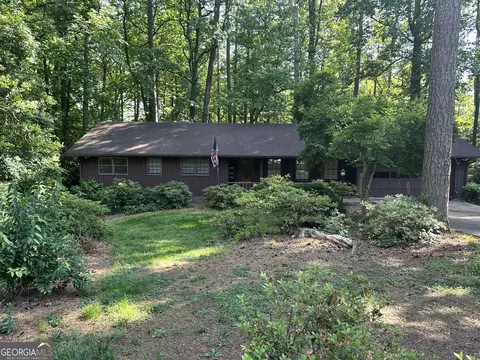 597 Beth Ct SW, Lilburn, GA 30047