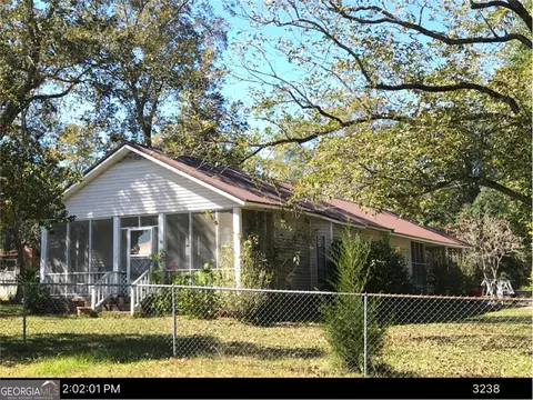 15 N Irwinton Ave, Mcrae-helena, GA 31037