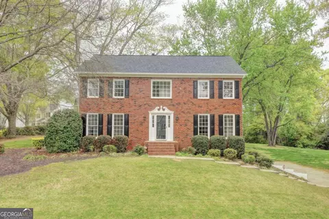 2451 Meadowglen Trl, Snellville, GA 30078