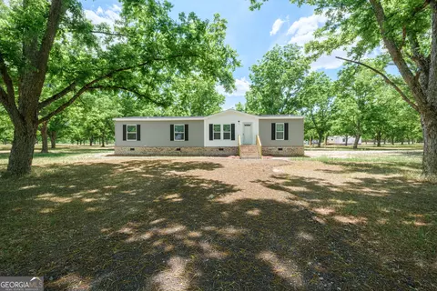 2959 Lake Lannell Rd, Odum, GA 31555