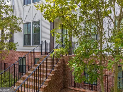 213 Phillips Ln, Alpharetta, GA 30009