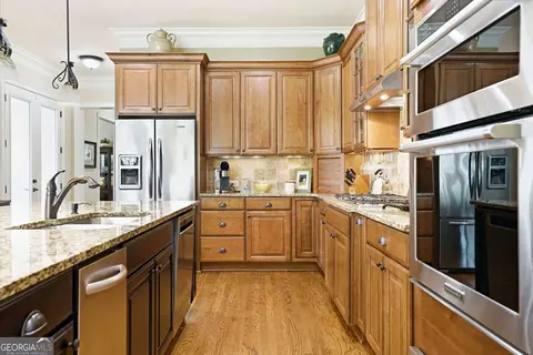 Kitchen - 318 Lakeside Trce, Canton, GA 30115 photo 2 of 6